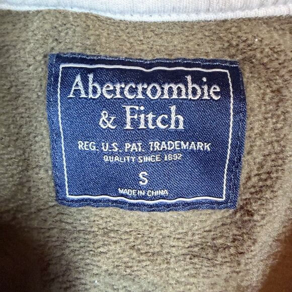 Abercrombie & Fitch Camo Crewneck Sweatshirt Mens Small Green Spellout A&F - Picture 3 of 5